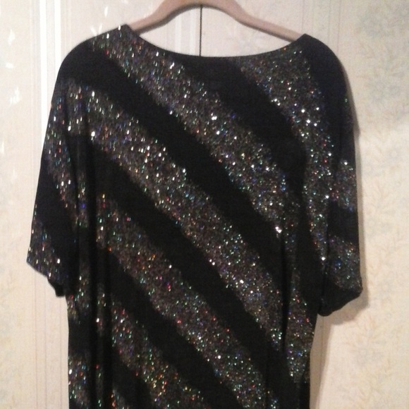 HOST PICK* WOMAN BLACK with SILVER GLITTER TOP - Picture 4 of 5